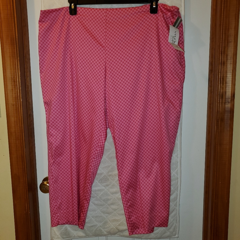 22 pink check crop capris pants NWT New with Tags